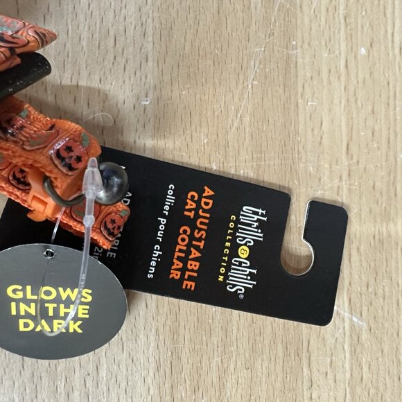 Thrills & Chills Halloween Pumpkin Cat Collar Glows In The Dark 8”-12” - Picture 4 of 4